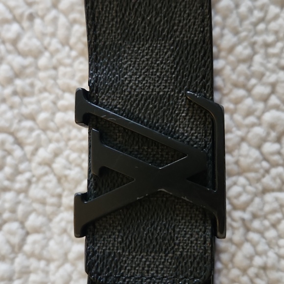 Louis Vuitton mens used belt - Picture 2 of 8